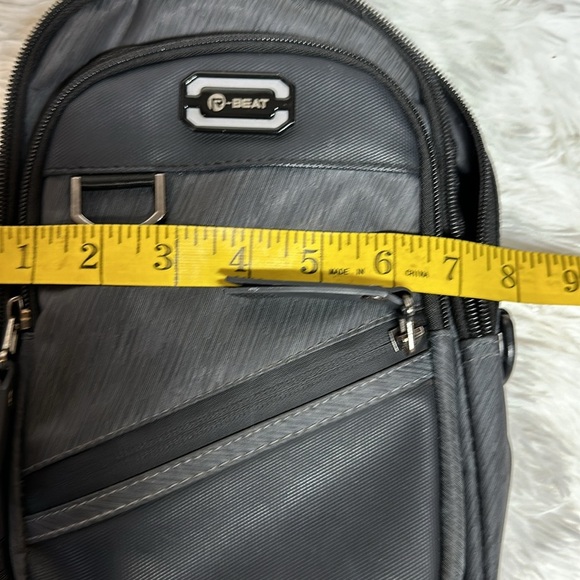 Beat Sling Bag Excellent Condition - Picture 7 of 8